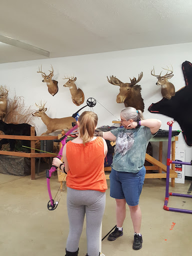 Addington Bow Hunter Shop, 1460 Bills Creek Rd, Winfield, WV 25213, USA, 