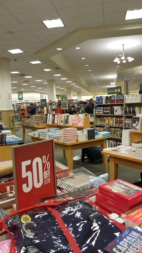 Book Store «Barnes & Noble», reviews and photos, 6646 Loisdale Rd, Springfield, VA 22150, USA