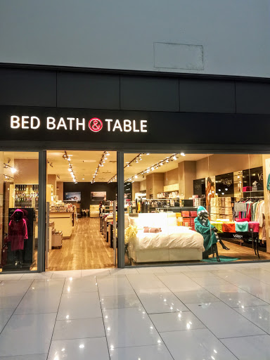 Bed Bath & Table