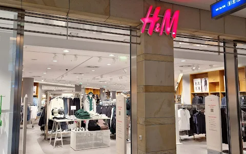 H&M image