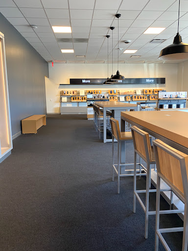 Cell Phone Store «Verizon», reviews and photos, 767 Word Plaza #107, Rocky Mount, NC 27804, USA