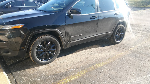 Tire Shop «Discount Tire Store - Sterling Heights, MI», reviews and photos, 8180 Metro Pkwy, Sterling Heights, MI 48312, USA