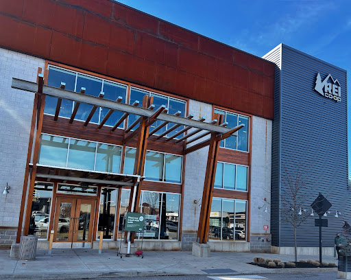 Outdoor Sports Store «REI», reviews and photos, 161 Town Square Pl, King of Prussia, PA 19406, USA