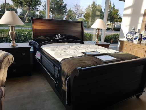 Outlet Store «Rooms To Go Outlet Furniture Store - Grand Prairie», reviews and photos, 2725 TX-360 #100, Grand Prairie, TX 75052, USA