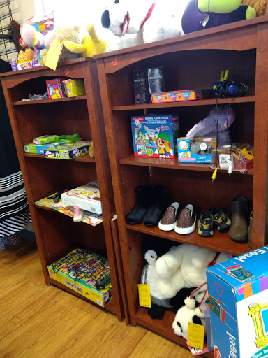 Thrift Store «Goodwill Montgomery Boutique», reviews and photos, 9820 Montgomery Rd, Cincinnati, OH 45242, USA