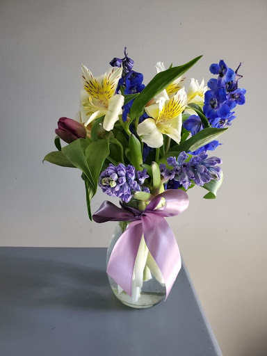 Florist «Flowers By Snellings», reviews and photos, 23 N Braddock St, Winchester, VA 22601, USA