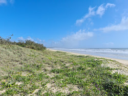 Foto von Noosa North Shore Beach mit lange, gerade küste