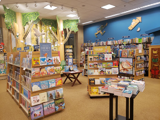 Book Store «Barnes & Noble Booksellers Clackamas Town Ctr Mall», reviews and photos, 12000 SE 82nd Ave, Portland, OR 97086, USA