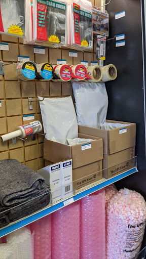 Shipping and Mailing Service «The UPS Store», reviews and photos, 1077 Silas Deane Hwy, Wethersfield, CT 06109, USA