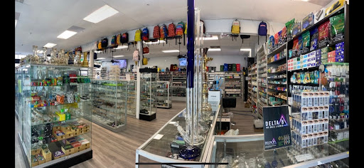 Tobacco Shop «The House of Vape and Smoke», reviews and photos, 944 W 6th St #114, Corona, CA 92882, USA