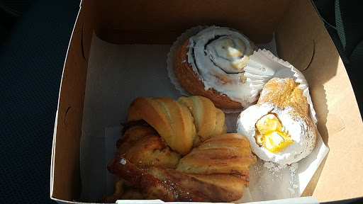 Pastry Shop «Au Peche Mignon», reviews and photos, 1415 Timberlane Rd, Tallahassee, FL 32312, USA