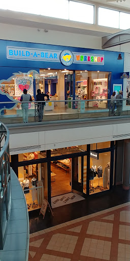 Shopping Mall «Mayfair», reviews and photos, 2500 N Mayfair Rd, Wauwatosa, WI 53226, USA