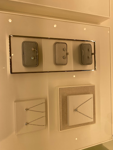 Jewelry Store «Tiffany & Co.», reviews and photos, 6000 Glades Rd, Boca Raton, FL 33431, USA