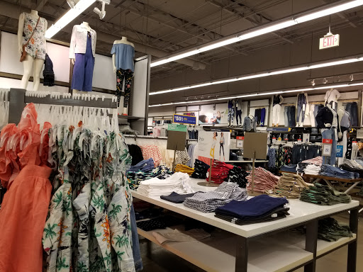 Clothing Store «Old Navy», reviews and photos, 3581 N Freeway Blvd, Sacramento, CA 95834, USA