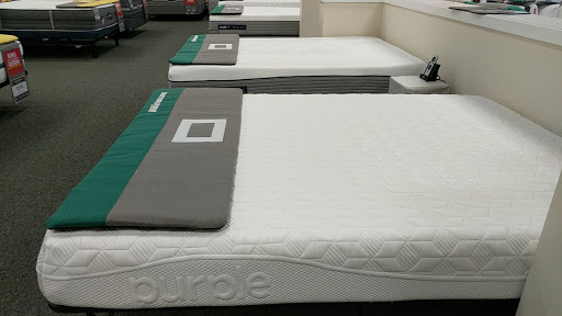 Mattress Store «Mattress Firm Lake Sammamish», reviews and photos, 1810 12th Ave NW b, Issaquah, WA 98027, USA