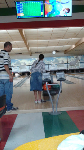 Bowling Alley «San Bruno Bowling Center», reviews and photos, 154 W Main St, Woodland, CA 95695, USA