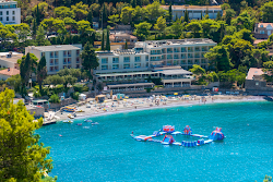 Zdjęcie Vis beach poparte klifami