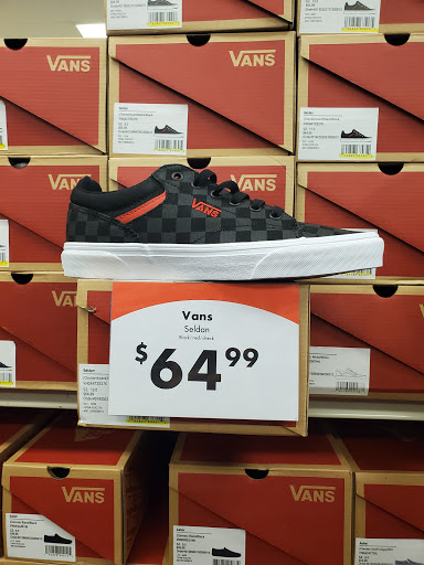 Shoe Store «Shoe Carnival», reviews and photos, 5530 E 82nd St, Castleton, IN 46250, USA