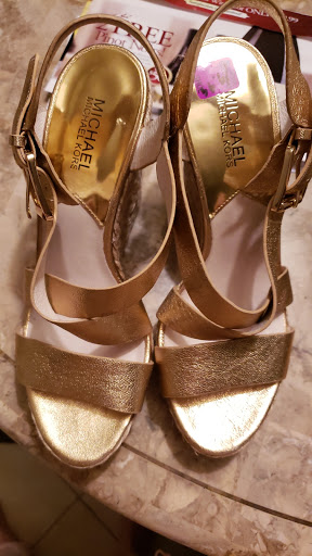 Thrift Store «American Thrift Store», reviews and photos, 5051 N University Dr, Lauderhill, FL 33351, USA