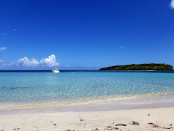 Playa La Chiva'in fotoğrafı geniş bir kıyı şeridi ile birlikte