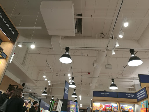 Book Store «Amazon Books», reviews and photos, 3441 N Southport Ave, Chicago, IL 60657, USA