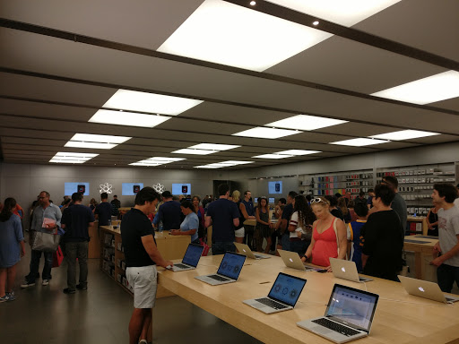 Computer Store «Apple Fashion Valley», reviews and photos, 7007 Friars Rd, San Diego, CA 92108, USA