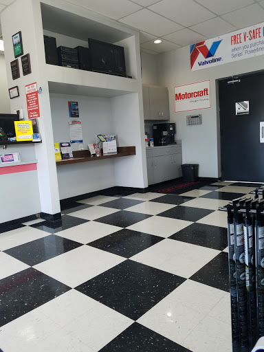 Auto Repair Shop «City Garage Auto Repair & Oil Change #8», reviews and photos, 315 W Westchester Pkwy, Grand Prairie, TX 75052, USA