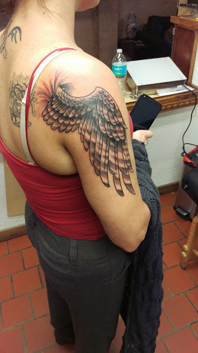 Tattoo Shop «Untouchable Ink», reviews and photos, 204 S Spring Garden Ave, DeLand, FL 32720, USA