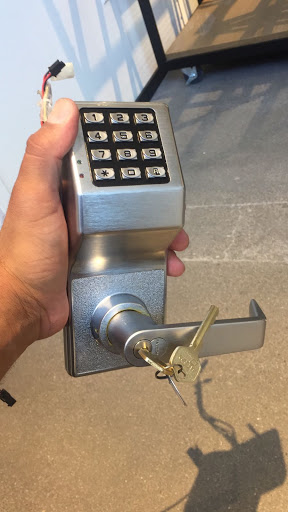 Locksmith «Unlock Me And Services», reviews and photos, 4601 W Gray St #307a, Tampa, FL 33609, USA