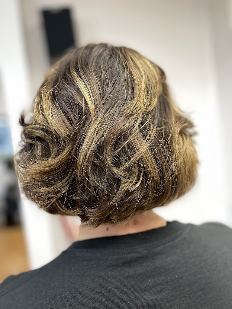 Your Identity Hair Studio 18037