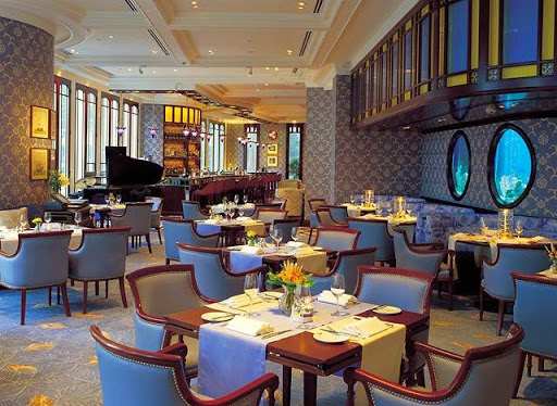 Lobster Bar and Grill at Island Shangri-La, Hong Kong