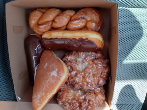 Donut Shop «Turner Donut Shop», reviews and photos, 902 9th Ave W, Bradenton, FL 34205, USA