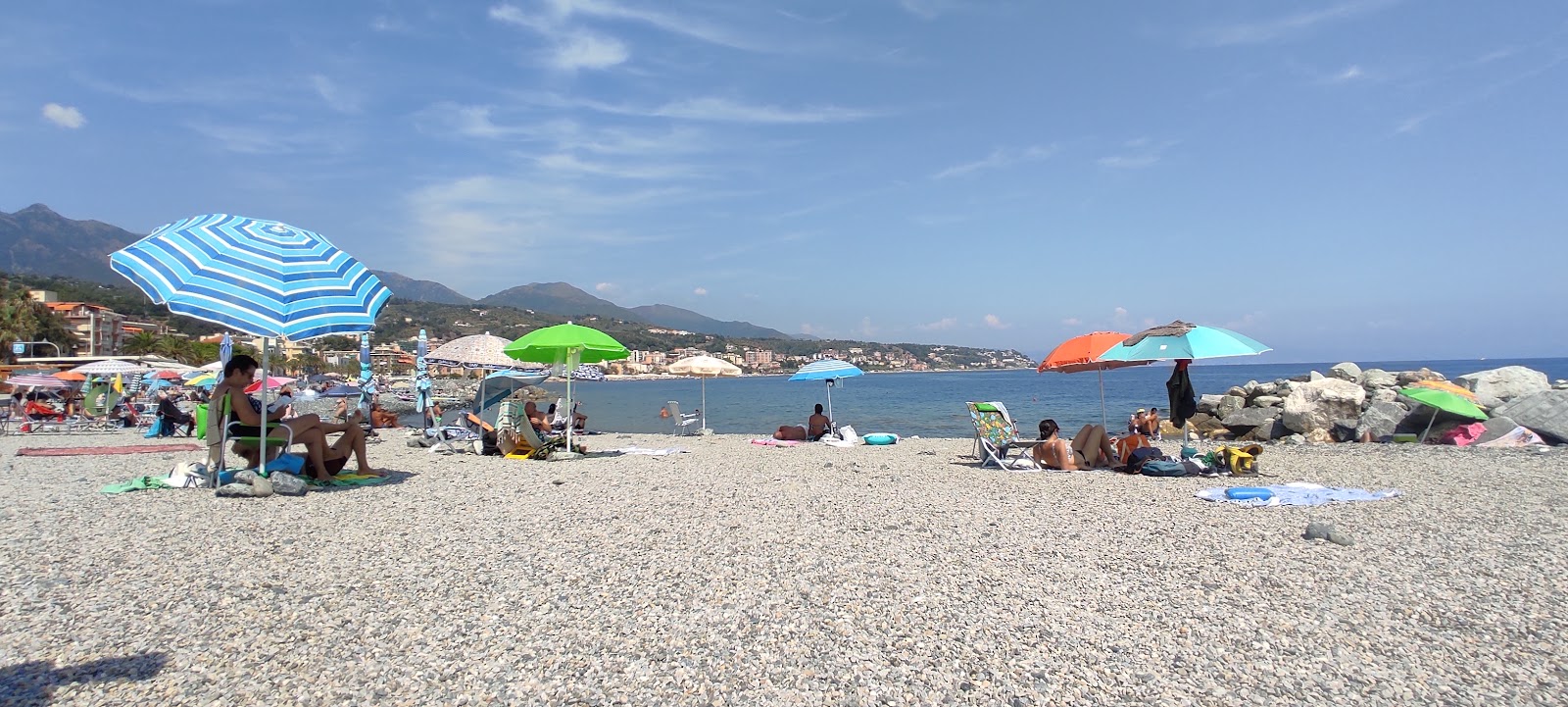 Spiaggia Libera Carretta Cogoleto'in fotoğrafı geniş plaj ile birlikte