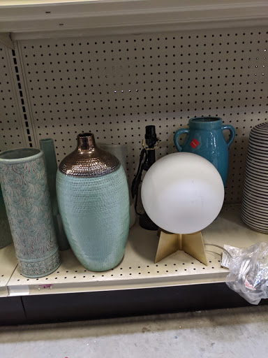 Home Goods Store «At Home», reviews and photos, 5901 Mercury Dr, Dearborn, MI 48126, USA