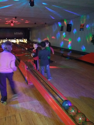 Bowling Alley «Devon Duckpin Lanes», reviews and photos, 551 Naugatuck Ave, Milford, CT 06460, USA