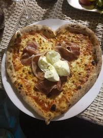 Pizza du Restaurant italien Un Italiano Vero à Saint-Privat-des-Vieux - n°8