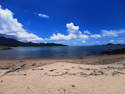 Tai Long Wan Campsite'in fotoğrafı dağlarla çevrili