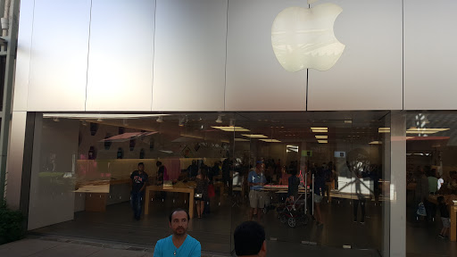 Computer Store «Apple La Cantera», reviews and photos, 15900 La Cantera Pkwy, San Antonio, TX 78256, USA