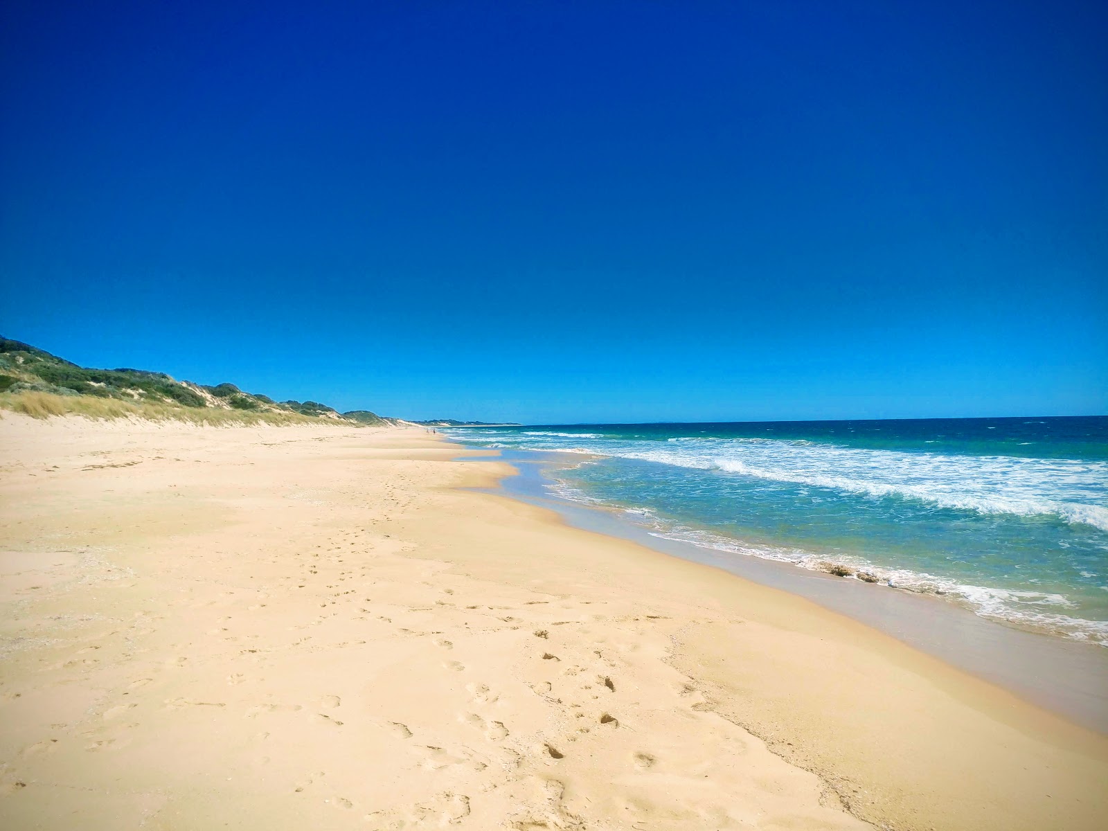 Myalup Beach的照片 带有明亮的沙子表面