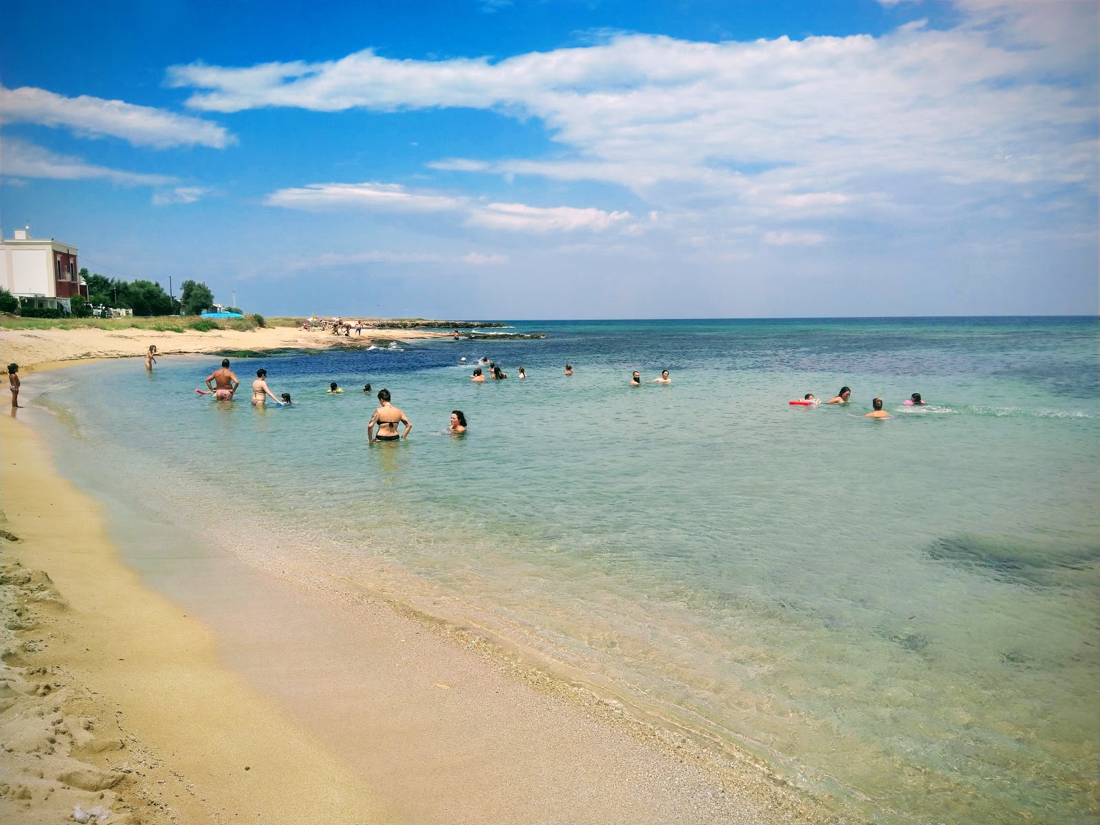 Foto von Spiaggia della Forcatella mit beiger sand Oberfläche