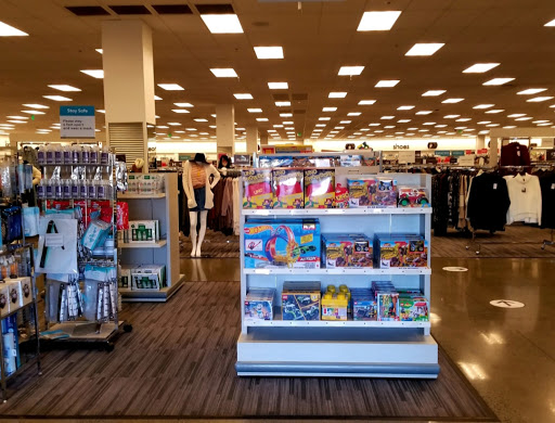 Department Store «Nordstrom Rack East Bay Bridge Shopping Center», reviews and photos, 3839 Emery St, Emeryville, CA 94608, USA