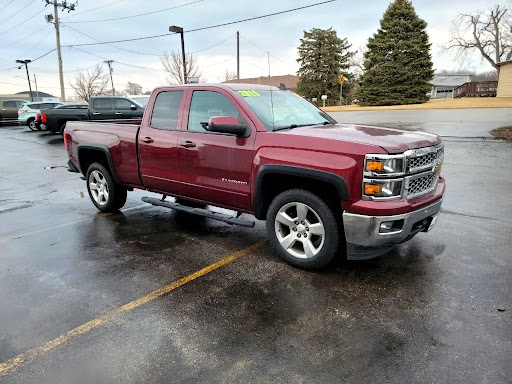 Used Car Dealer «Harris Boyz Auto», reviews and photos, 2115 S Riverside Dr, Iowa City, IA 52246, USA