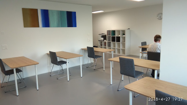 Rezensionen über Okle Sprachschule Englisch / Deutsch in Zürich - Schule