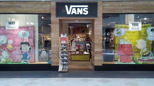 Shoe Store «Vans», reviews and photos, 14200 E Alameda Ave #1015a, Aurora, CO 80012, USA