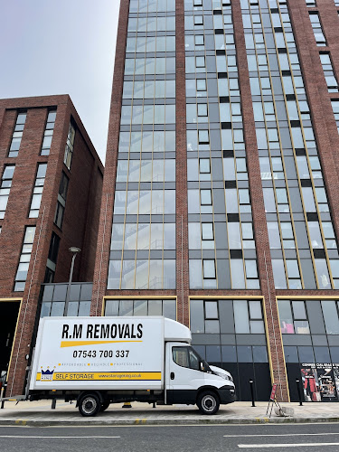 R.M REMOVALS - Courier service