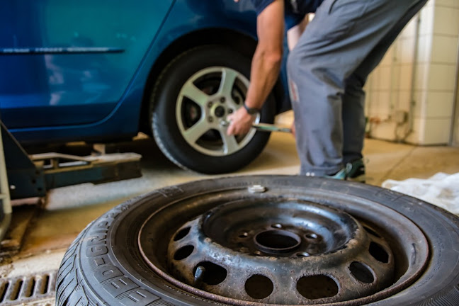 Oadby Tyre Services - Tire shop