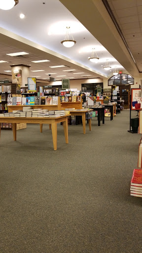 Book Store «Barnes & Noble», reviews and photos, 7119 South 1300 East St, Midvale, UT 84047, USA