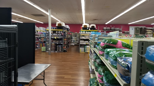 Pet Supply Store «Pet Supermarket», reviews and photos, 800 Sebring Square.., Sebring, FL 33870, USA