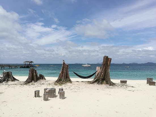 Tad Marine Resort beach