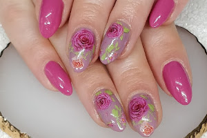 Ruth Clench - Nail Artist